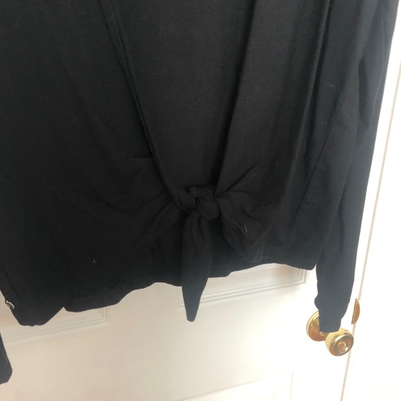 Fabletics tied long sleeve top - Picture 2 of 3